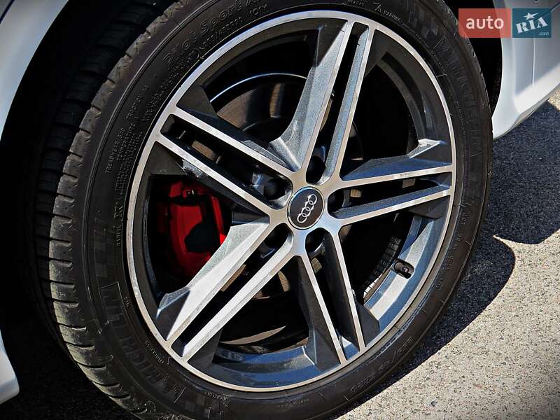 Внедорожник / Кроссовер Audi SQ5 2018 в Черкассах