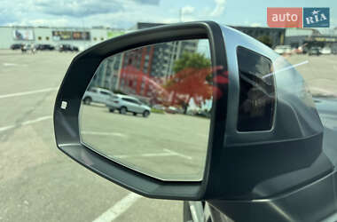 Внедорожник / Кроссовер Audi SQ5 2018 в 