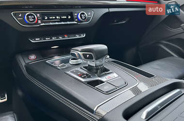 Внедорожник / Кроссовер Audi SQ5 2020 в 