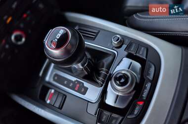 Внедорожник / Кроссовер Audi SQ5 2015 в 