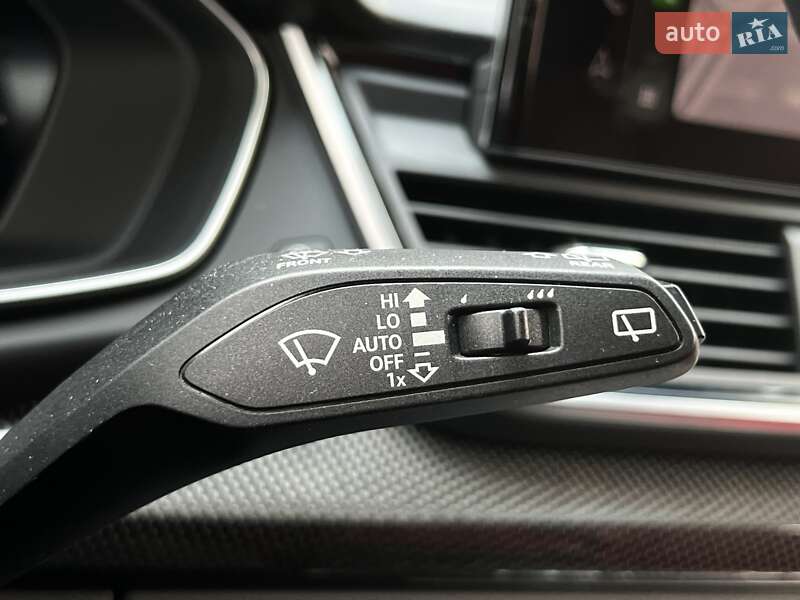 Внедорожник / Кроссовер Audi SQ5 2020 в Киеве