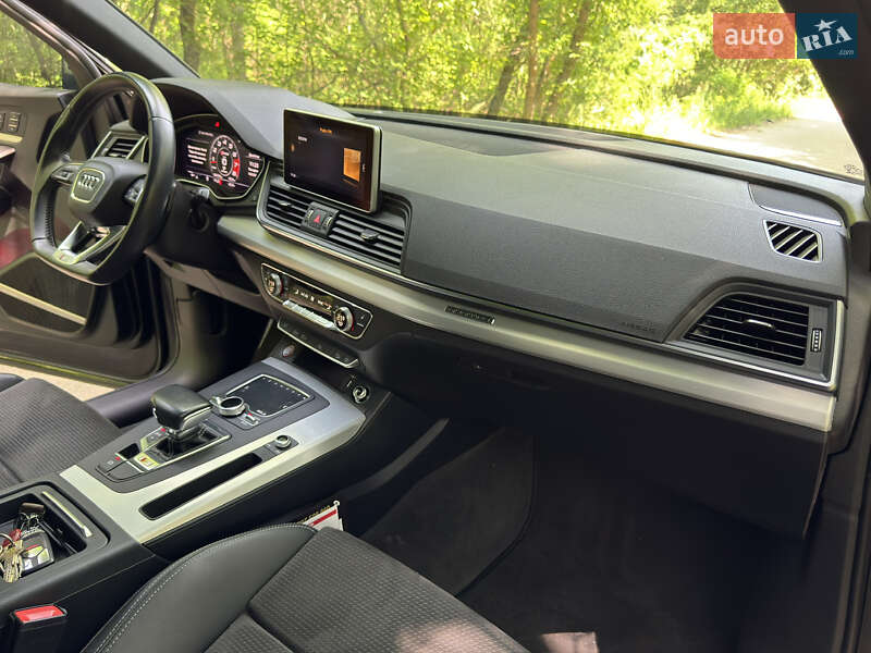 Позашляховик / Кросовер Audi SQ5 2018 в Києві