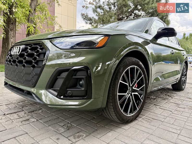 Внедорожник / Кроссовер Audi SQ5 2021 в Днепре