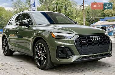 Внедорожник / Кроссовер Audi SQ5 2021 в 