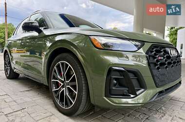 Внедорожник / Кроссовер Audi SQ5 2021 в 