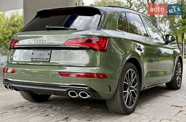 Внедорожник / Кроссовер Audi SQ5 2021 в 