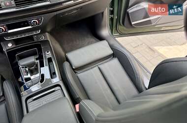 Внедорожник / Кроссовер Audi SQ5 2021 в 