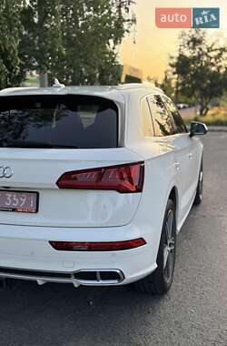 Внедорожник / Кроссовер Audi SQ5 2018 в 