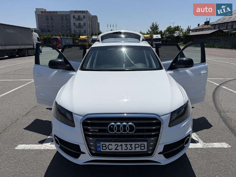 Внедорожник / Кроссовер Audi SQ5 2015 в 