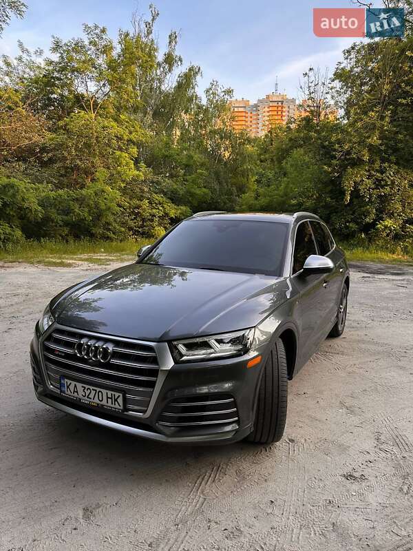 Внедорожник / Кроссовер Audi SQ5 2017 в 