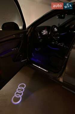Внедорожник / Кроссовер Audi SQ5 2017 в 