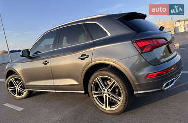 Внедорожник / Кроссовер Audi SQ5 2017 в 