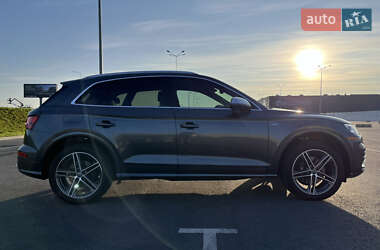 Внедорожник / Кроссовер Audi SQ5 2017 в 