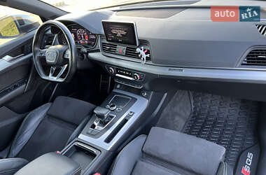 Внедорожник / Кроссовер Audi SQ5 2017 в 