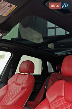 Внедорожник / Кроссовер Audi SQ5 2019 в 