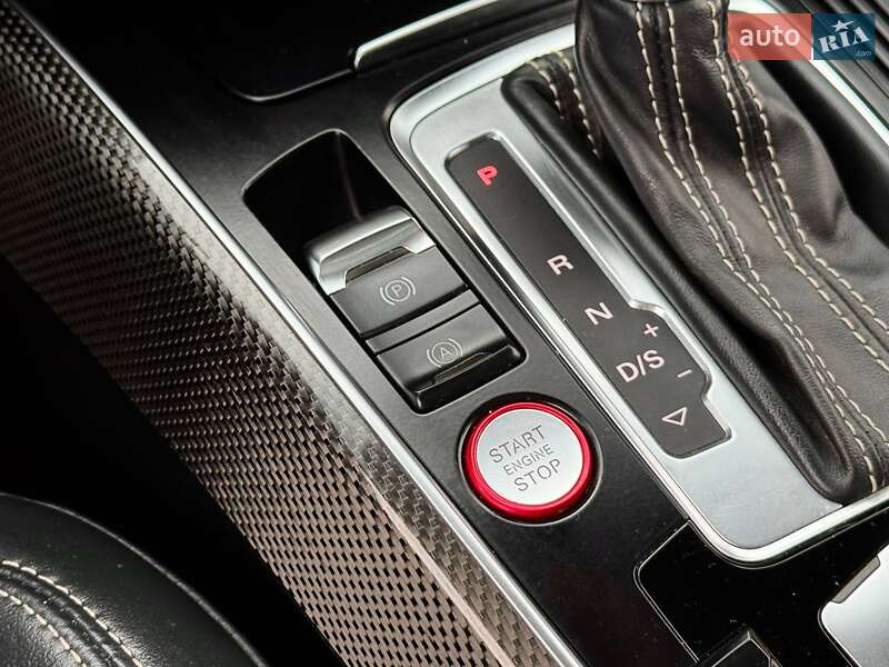 Внедорожник / Кроссовер Audi SQ5 2015 в Киеве