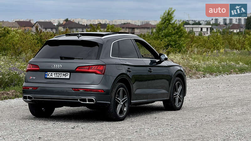Внедорожник / Кроссовер Audi SQ5 2020 в 