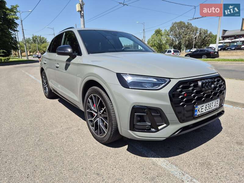 Внедорожник / Кроссовер Audi SQ5 2021 в 