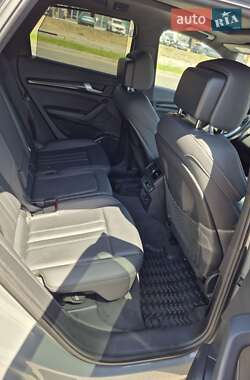 Внедорожник / Кроссовер Audi SQ5 2021 в 