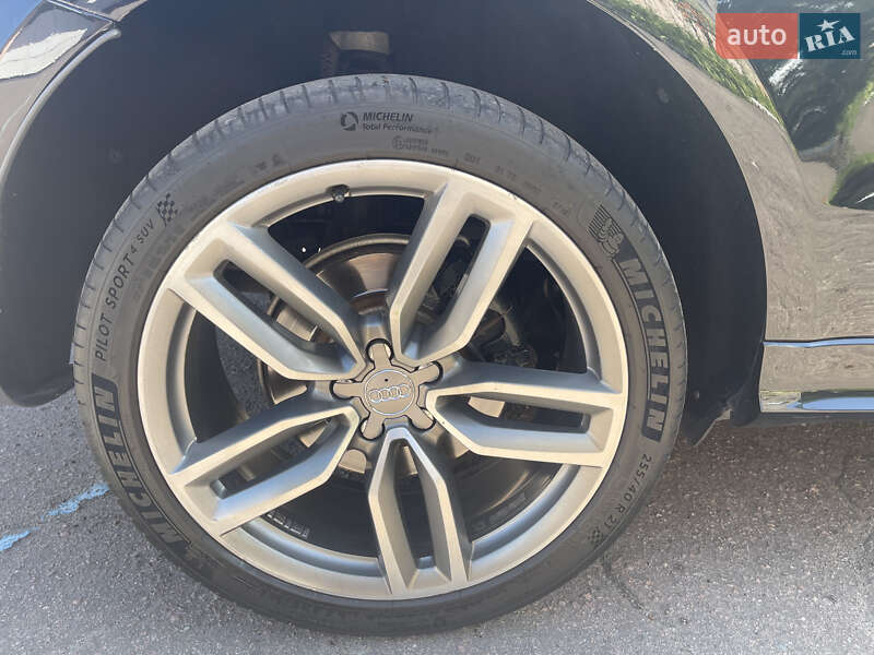 Позашляховик / Кросовер Audi SQ5 2014 в Кам'янському