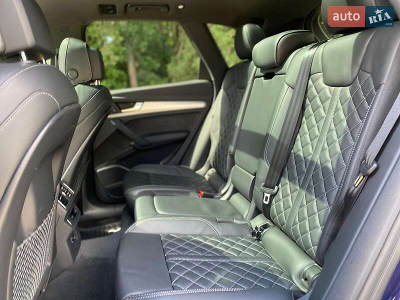 Внедорожник / Кроссовер Audi SQ5 2017 в Киеве