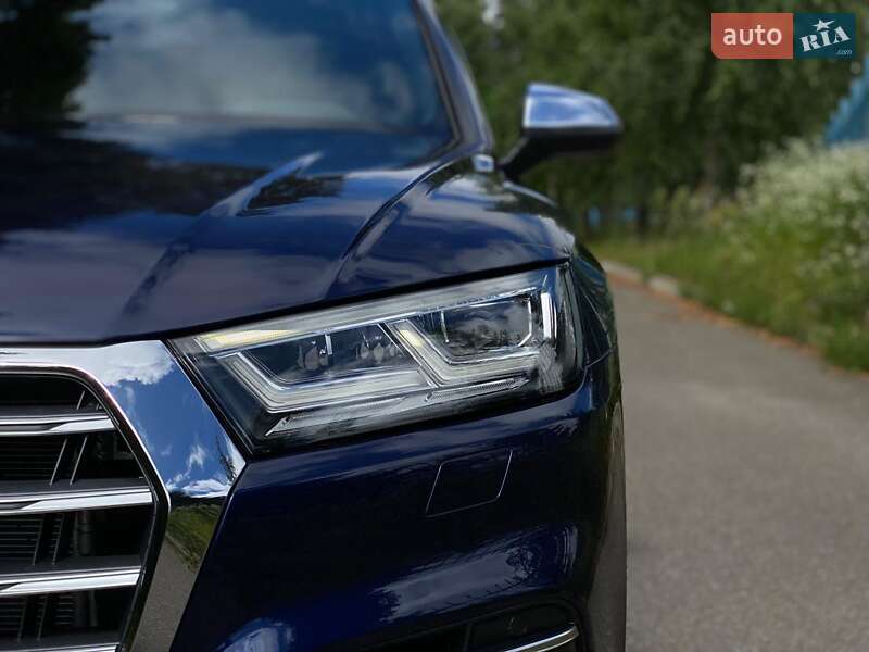 Внедорожник / Кроссовер Audi SQ5 2017 в Киеве