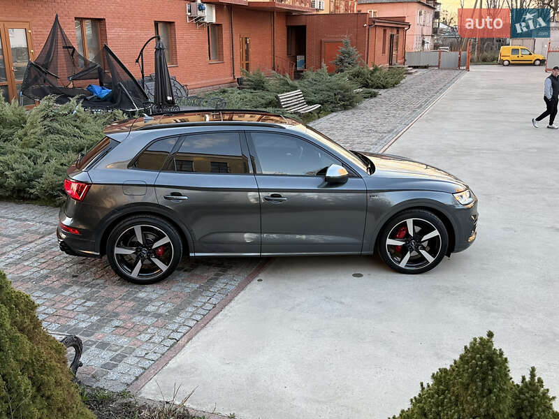 Внедорожник / Кроссовер Audi SQ5 2018 в Коростене