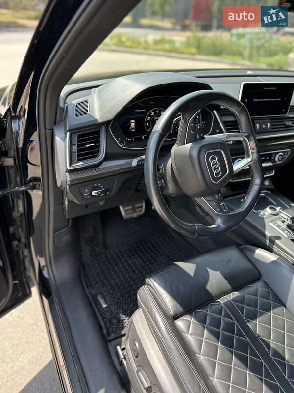 Внедорожник / Кроссовер Audi SQ5 2018 в Днепре фото 10 Внедорожник / Кроссовер Audi SQ5 2018 в Днепре