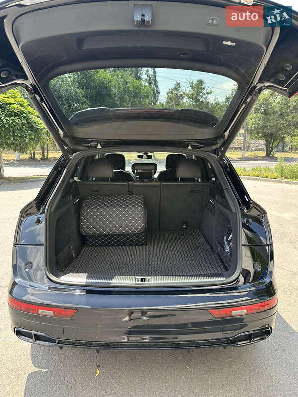 Внедорожник / Кроссовер Audi SQ5 2018 в Днепре фото 26 Внедорожник / Кроссовер Audi SQ5 2018 в Днепре