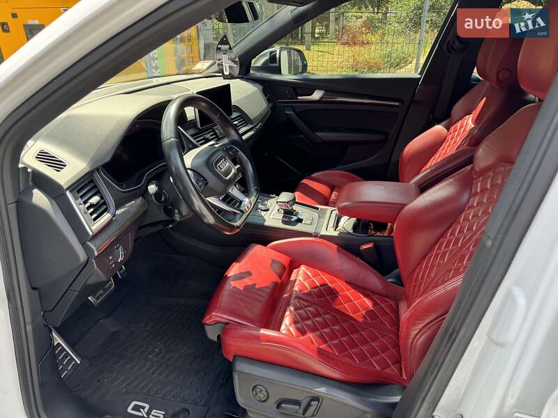 Позашляховик / Кросовер Audi SQ5 2017 в Києві