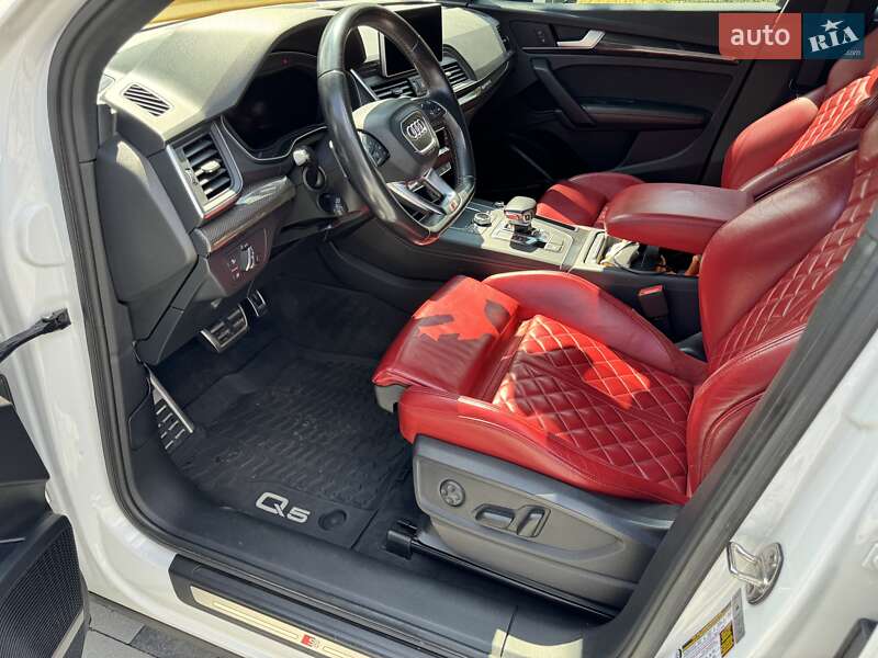 Позашляховик / Кросовер Audi SQ5 2017 в Києві