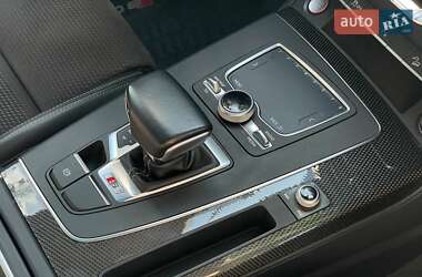 Внедорожник / Кроссовер Audi SQ5 2017 в 