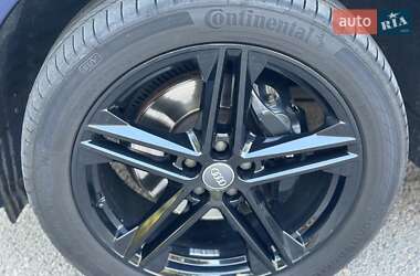 Внедорожник / Кроссовер Audi SQ5 2017 в 