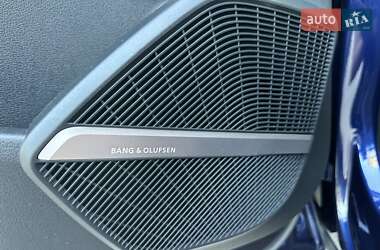 Внедорожник / Кроссовер Audi SQ5 2017 в 