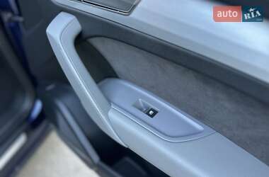 Внедорожник / Кроссовер Audi SQ5 2017 в 