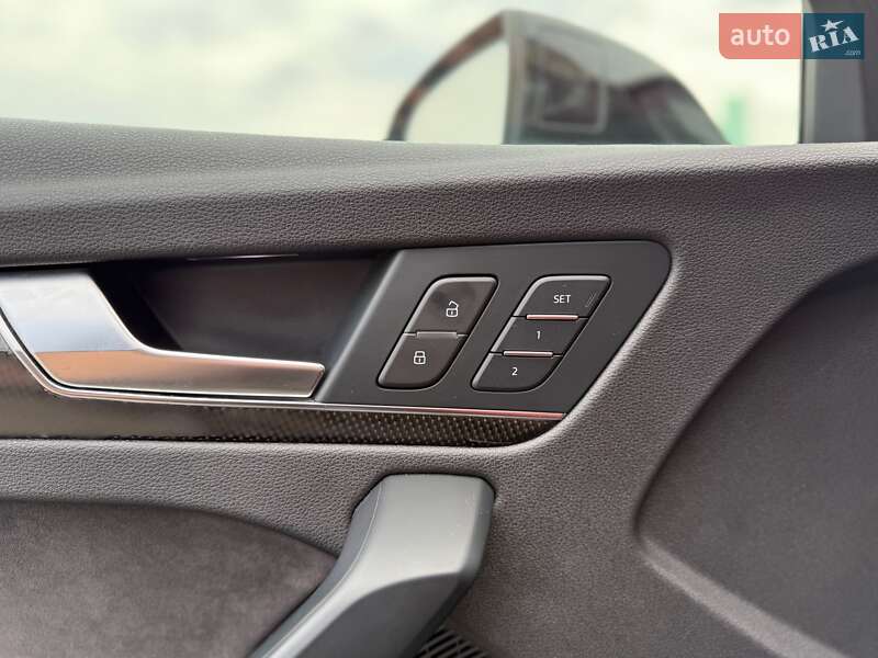 Внедорожник / Кроссовер Audi SQ5 2018 в Киеве