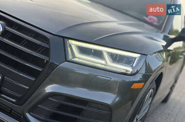 Внедорожник / Кроссовер Audi SQ5 2019 в 
