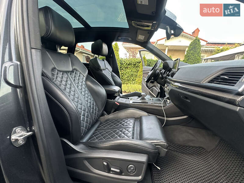 Внедорожник / Кроссовер Audi SQ5 2019 в Одессе