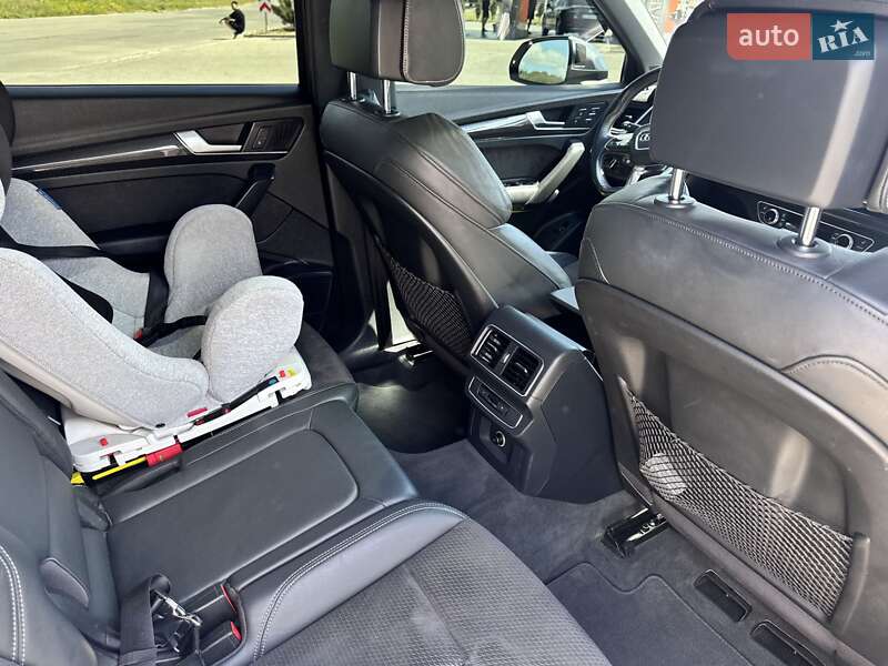 Внедорожник / Кроссовер Audi SQ5 2017 в Полтаве