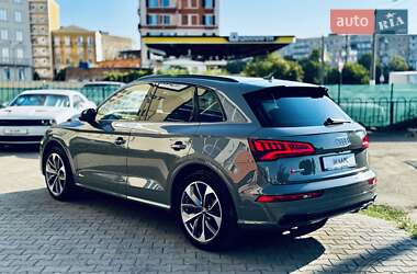 Внедорожник / Кроссовер Audi SQ5 2019 в 
