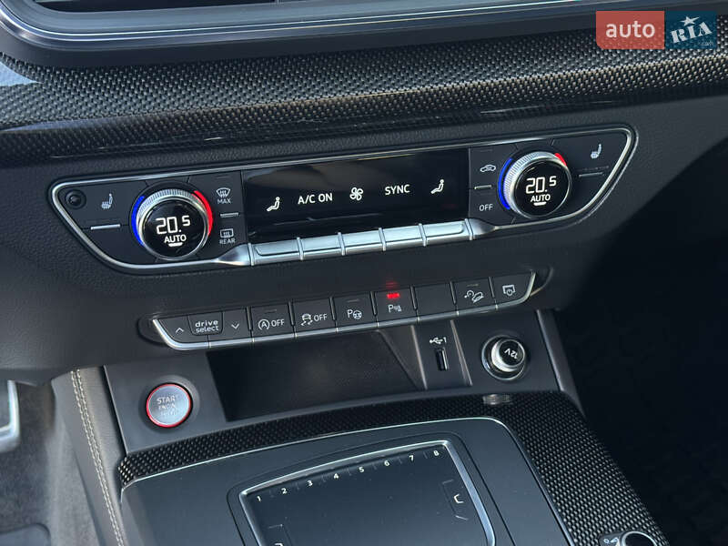 Внедорожник / Кроссовер Audi SQ5 2019 в Киеве