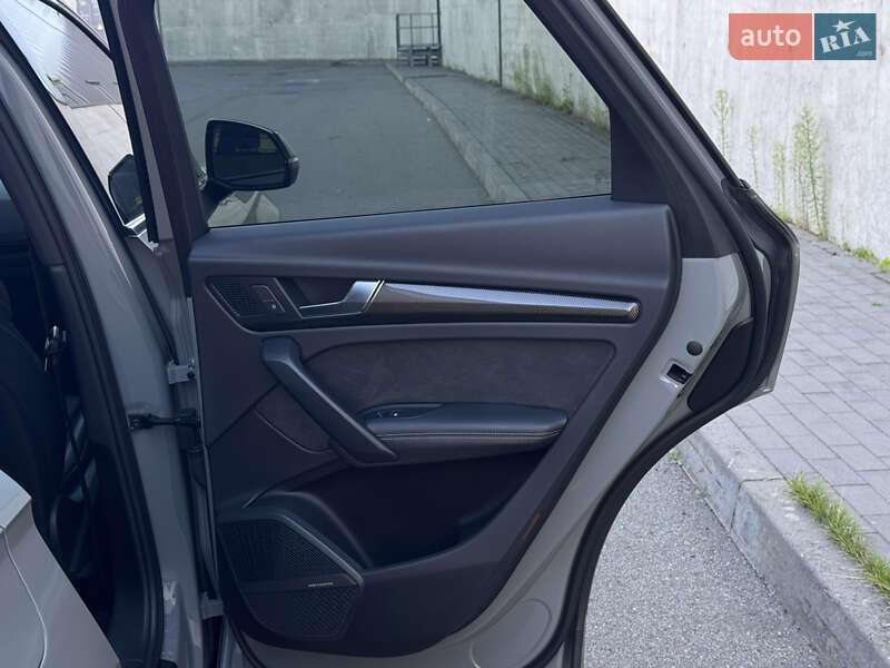 Внедорожник / Кроссовер Audi SQ5 2019 в Киеве