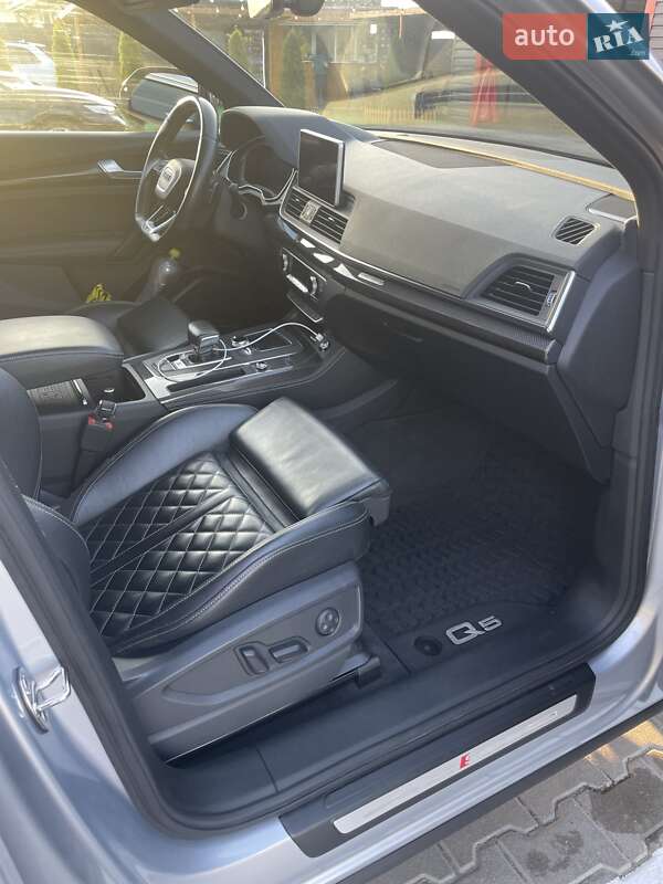 Внедорожник / Кроссовер Audi SQ5 2019 в Киеве
