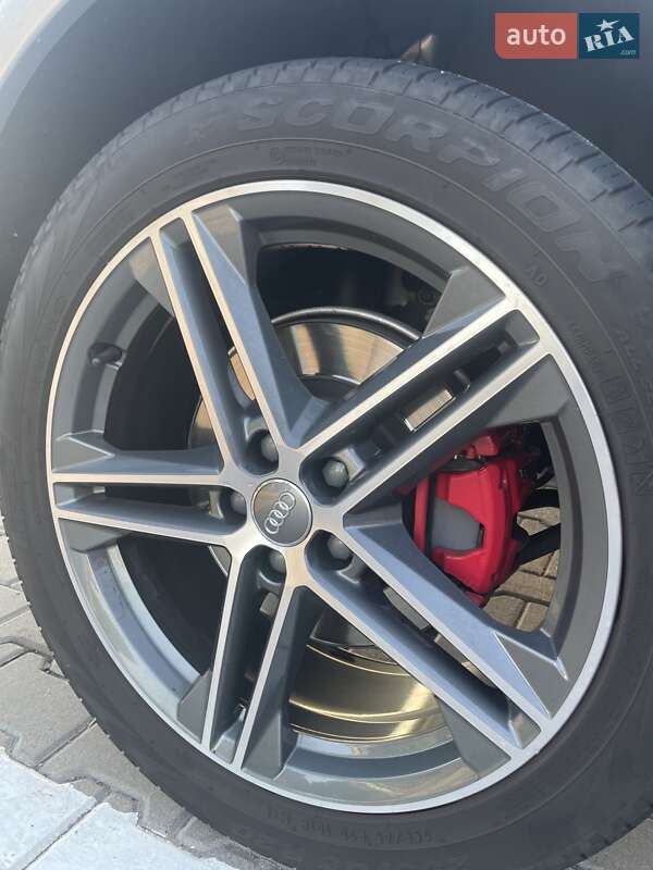 Внедорожник / Кроссовер Audi SQ5 2019 в Киеве