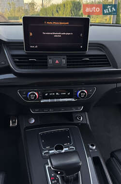 Внедорожник / Кроссовер Audi SQ5 2017 в 
