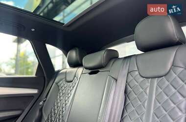 Внедорожник / Кроссовер Audi SQ5 2017 в 