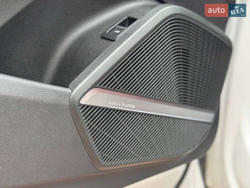 Позашляховик / Кросовер Audi SQ5 2018 в Києві фото 18 Позашляховик / Кросовер Audi SQ5 2018 в Києві