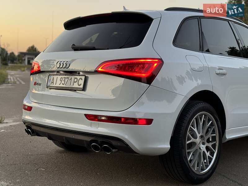Внедорожник / Кроссовер Audi SQ5 2015 в Киеве