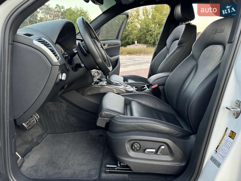 Внедорожник / Кроссовер Audi SQ5 2015 в Киеве