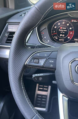 Внедорожник / Кроссовер Audi SQ5 2019 в 